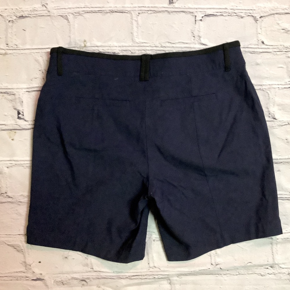 SIMPLY VERA VERA WANG SHORTS. SIZE LARGE.